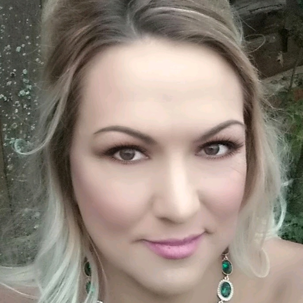 Meet your Posher, Rebecca